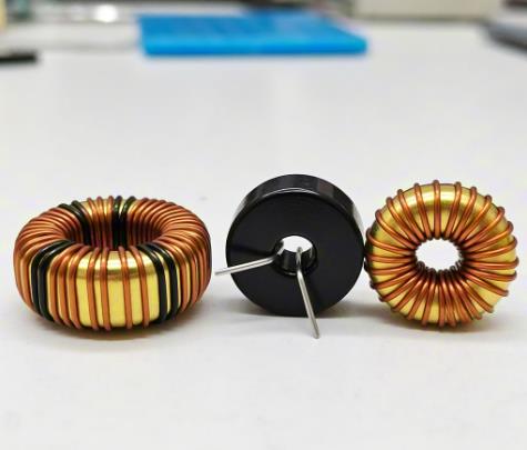 磁珠電感、磁環(huán)電感與色環(huán)電感：電磁濾波世界的三重變奏曲